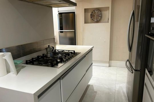 Cozinha de apartamento à venda com 3 quartos, 185m² em Barra Funda, São Paulo