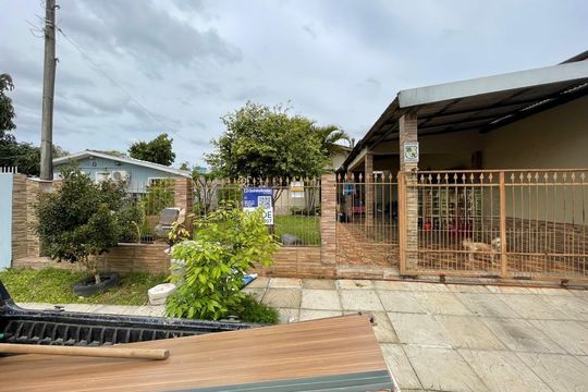 Fachada de casa à venda com 3 quartos, 70m² em Feitoria, São Leopoldo