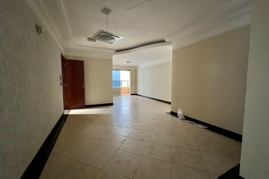 Apartamento para alugar com 3 quartos, 201m² em Santa Mônica, Uberlândia