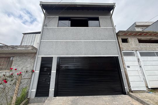 Fachada de casa à venda com 2 quartos, 203m² em Alianca, Ribeirão Pires