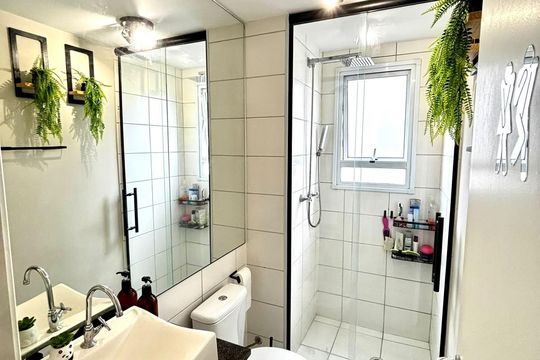Banheiro social de apartamento à venda com 2 quartos, 48m² em Jardim America da Penha, São Paulo
