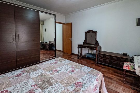 Casa à venda com 4 quartos, 150m² em Jaguará, São Paulo