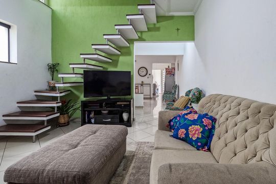 Casa à venda com 4 quartos, 150m² em Jaguará, São Paulo