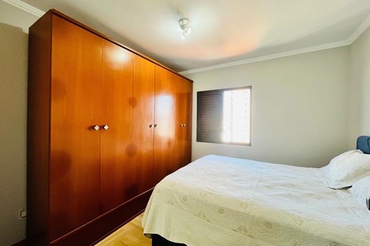 Quarto de apartamento à venda com 3 quartos, 96m² em Vila Valparaíso, Santo André