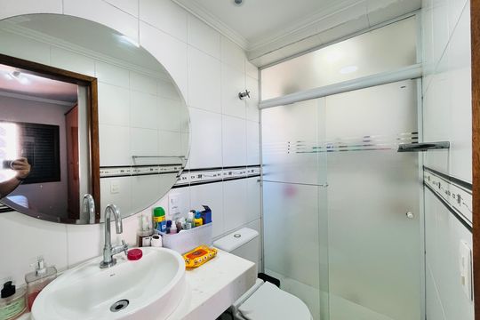 Banheiro de apartamento à venda com 3 quartos, 96m² em Vila Valparaíso, Santo André