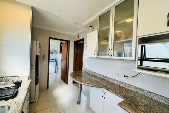 Cozinha de apartamento à venda com 3 quartos, 96m² em Vila Valparaíso, Santo André