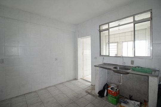 Cozinha de casa para alugar com 3 quartos, 60m² em Vila Mirante, São Paulo