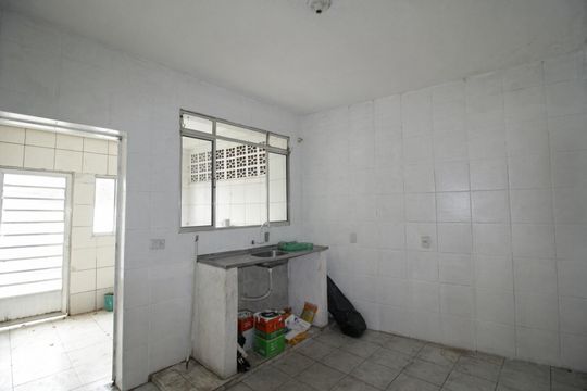 Cozinha de casa para alugar com 3 quartos, 60m² em Vila Mirante, São Paulo
