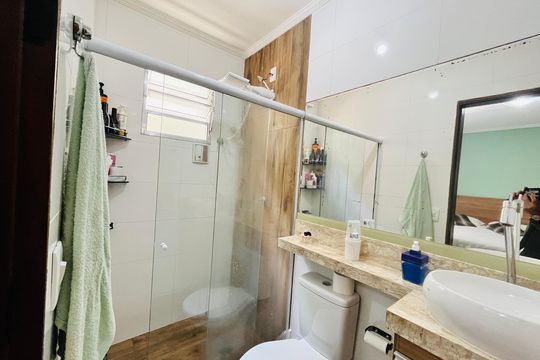 Banheiro de casa à venda com 2 quartos, 165m² em Vila Progresso, Santo André