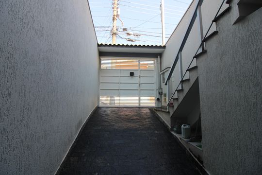 acesso a garagem de casa para alugar com 3 quartos, 148m² em Vila Lais, São Paulo