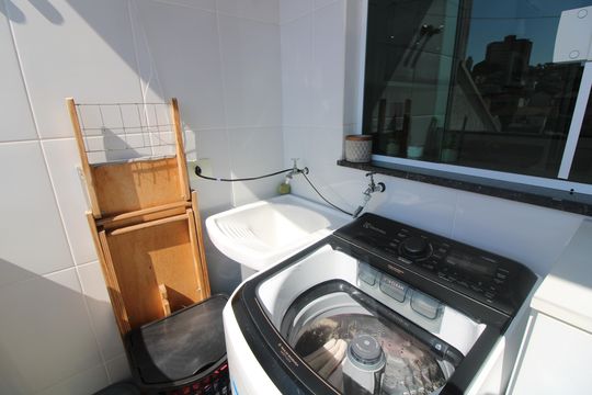 Área de Serviço de casa para alugar com 3 quartos, 148m² em Vila Lais, São Paulo