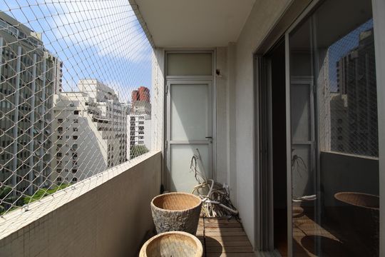Varanda de apartamento à venda com 4 quartos, 200m² em Itaim Bibi, São Paulo