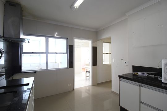 Cozinha de apartamento à venda com 4 quartos, 200m² em Itaim Bibi, São Paulo