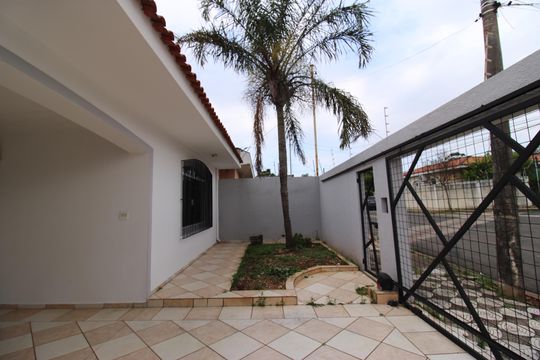 Casa para alugar com 3 quartos, 260m² em Vila Santa Francisca, Sorocaba