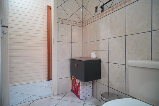 Banheiro da Suíte de casa para alugar com 3 quartos, 50m² em Santo Afonso, Novo Hamburgo