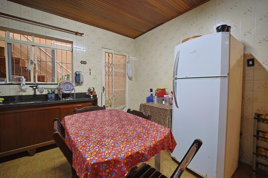 Cozinha de casa à venda com 3 quartos, 160m² em Jardim Eliane, São Paulo
