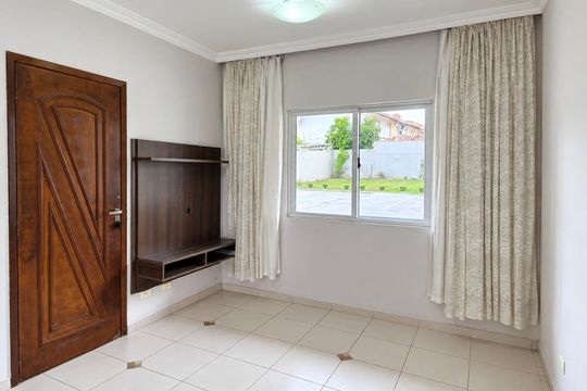 Casa de Condomínio para alugar com 3 quartos, 80m² em Novo Mundo, Curitiba