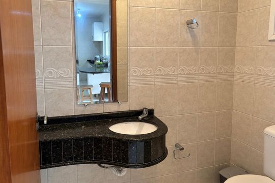 Lavabo de casa de condomínio para alugar com 3 quartos, 80m² em Novo Mundo, Curitiba