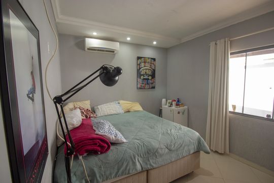 Casa de Condomínio para alugar com 4 quartos, 240m² em Setor Habitacional Arniqueira, Brasília
