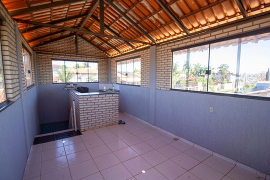 Casa de Condomínio para alugar com 4 quartos, 240m² em Setor Habitacional Arniqueira, Brasília