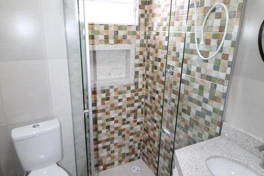 Banheiro de kitnet/studio para alugar com 1 quarto, 26m² em Vila Maria, São José dos Campos