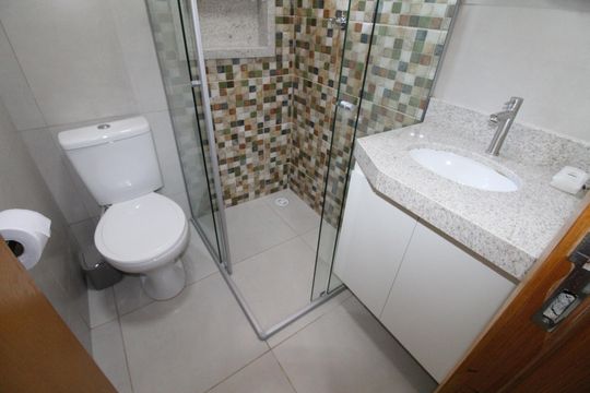 Banheiro de kitnet/studio para alugar com 1 quarto, 26m² em Vila Maria, São José dos Campos