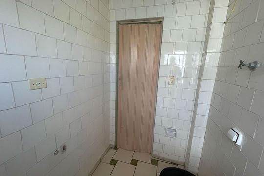 Banheiro de apartamento para alugar com 1 quarto, 29m² em Itararé, Santos
