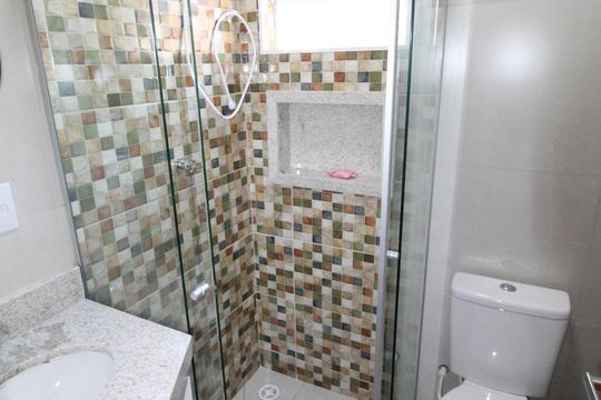 Banheiro de kitnet/studio para alugar com 1 quarto, 26m² em Vila Maria, São José dos Campos