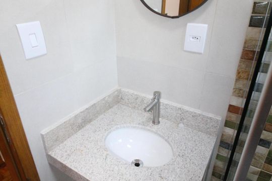 Banheiro de kitnet/studio para alugar com 1 quarto, 26m² em Vila Maria, São José dos Campos
