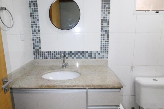 Banheiro de kitnet/studio para alugar com 1 quarto, 26m² em Vila Maria, São José dos Campos