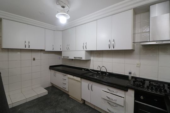 Cozinha de casa à venda com 2 quartos, 150m² em Vila Central, São Paulo