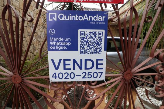 Fachada de casa à venda com 2 quartos, 150m² em Vila Central, São Paulo