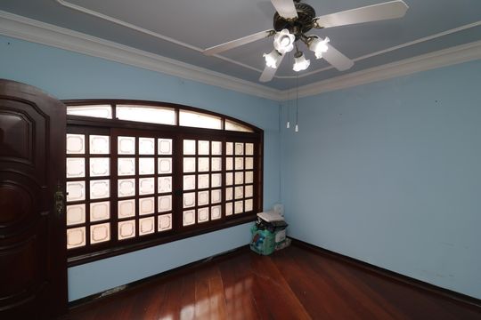 Casa à venda com 2 quartos, 150m² em Vila Central, São Paulo