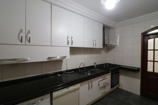 Cozinha de casa à venda com 2 quartos, 150m² em Vila Central, São Paulo