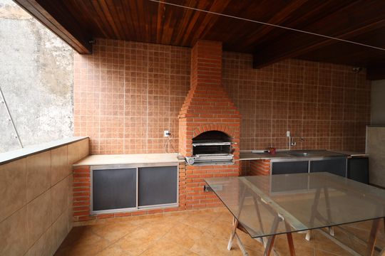 Churrasqueira de casa à venda com 2 quartos, 150m² em Vila Central, São Paulo