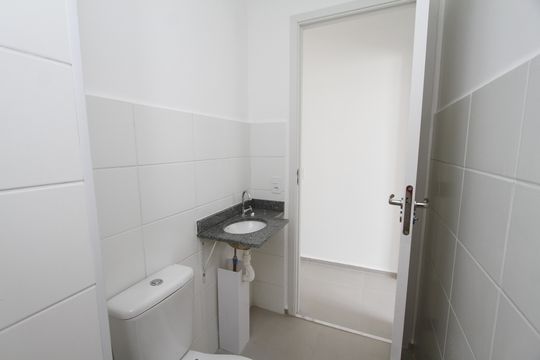 Banheiro Social de apartamento para alugar com 2 quartos, 48m² em Palmeiras, Belo Horizonte