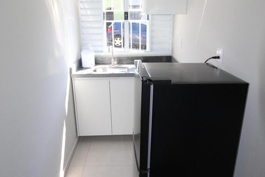 Quarto / Cozinha de kitnet/studio para alugar com 1 quarto, 24m² em Vila Maria, São José dos Campos