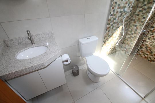 Banheiro de kitnet/studio para alugar com 1 quarto, 24m² em Vila Maria, São José dos Campos