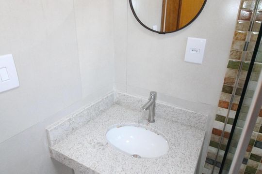 Banheiro de kitnet/studio para alugar com 1 quarto, 25m² em Vila Maria, São José dos Campos