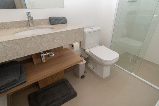 Banheiro da Suíte 2 de apartamento para alugar com 2 quartos, 84m² em Cerqueira César, São Paulo