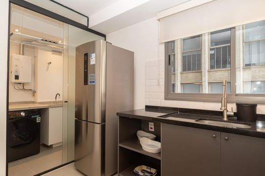 Cozinha de apartamento para alugar com 2 quartos, 84m² em Cerqueira César, São Paulo