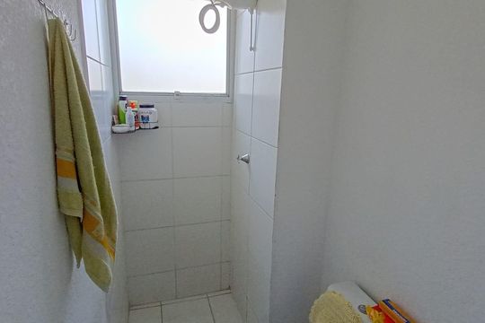 Banheiro de apartamento para alugar com 1 quarto, 49m² em Colônia (Zona Leste), São Paulo