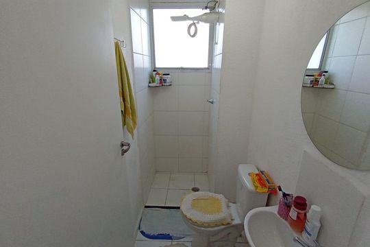 Banheiro de apartamento para alugar com 1 quarto, 49m² em Colônia (Zona Leste), São Paulo