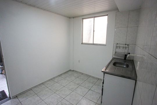 Cozinha de casa para alugar com 2 quartos, 60m² em Taquara, Rio de Janeiro