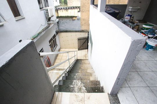 Entrada de casa para alugar com 2 quartos, 60m² em Taquara, Rio de Janeiro
