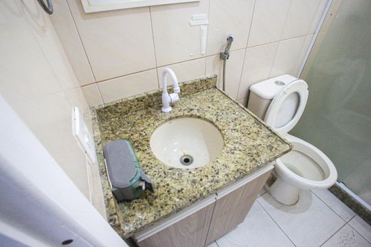 Banheiro de casa para alugar com 2 quartos, 60m² em Taquara, Rio de Janeiro