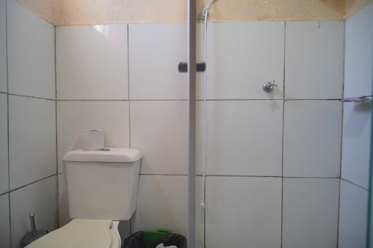 Banheiro de apartamento à venda com 1 quarto, 48m² em Santo Afonso, Novo Hamburgo
