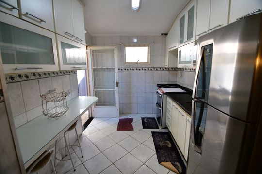 Cozinha de casa de condomínio para alugar com 3 quartos, 68m² em Parque Villa Flores, Sumaré
