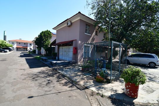 Fachada de casa de condomínio para alugar com 3 quartos, 68m² em Parque Villa Flores, Sumaré