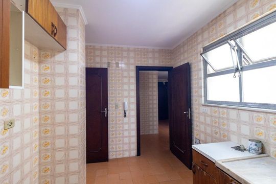 Cozinha de apartamento à venda com 3 quartos, 115m² em Bigorrilho, Curitiba